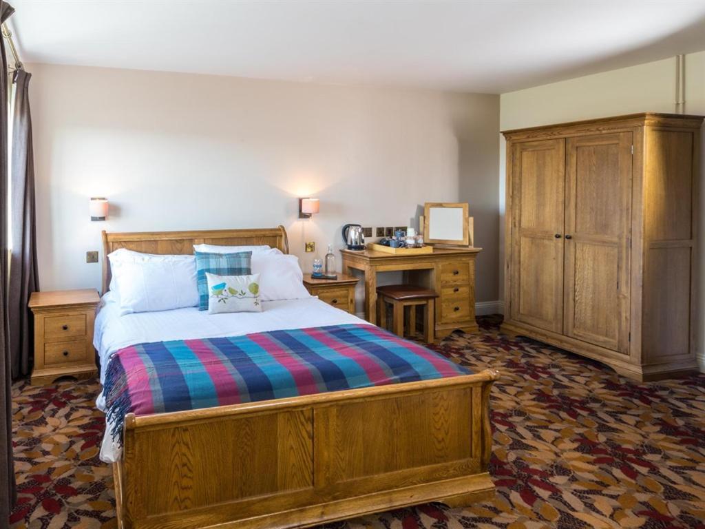 Three Horseshoes Inn Powerstock Δωμάτιο φωτογραφία