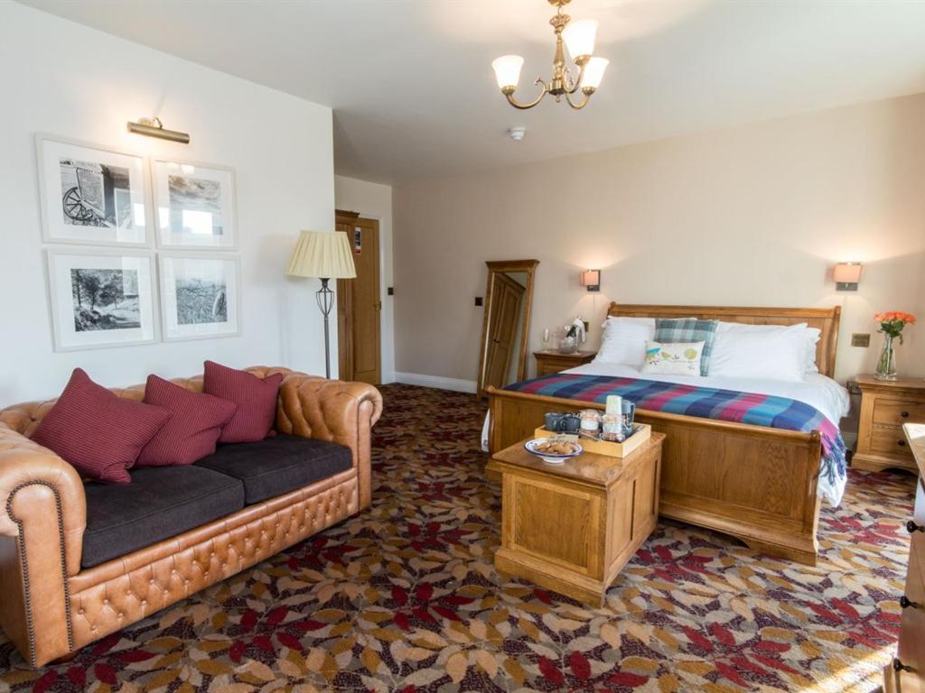 Three Horseshoes Inn Powerstock Εξωτερικό φωτογραφία