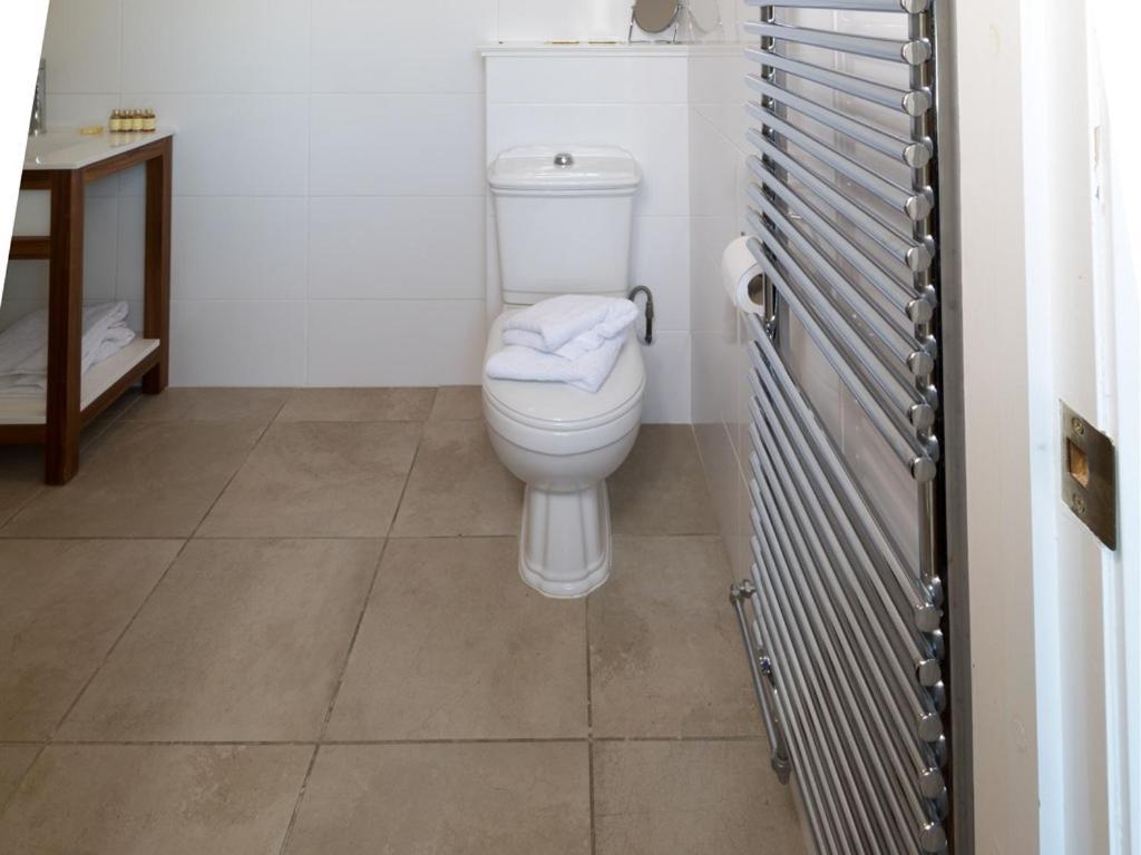 Three Horseshoes Inn Powerstock Δωμάτιο φωτογραφία